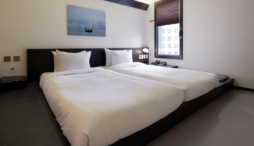 Standard Latex Twin Room