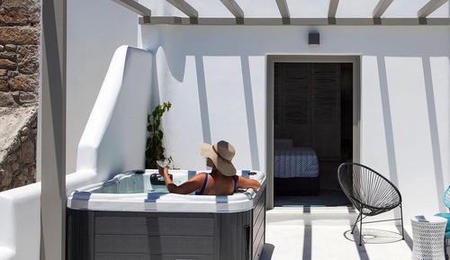 Panorama Sea View Suite with Jetted Tub