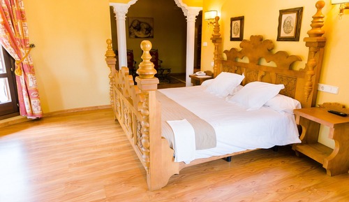 Suite, Jetted Tub