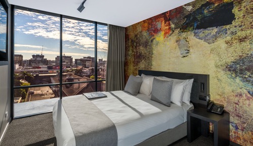 Kennigo Vista Queen Room