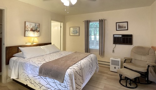 Room, 2 Bedrooms, Refrigerator & Microwave (8) (No Pets)