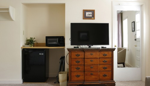 Double Queen, Microwave, Refrigerator (#4) (No Pets)