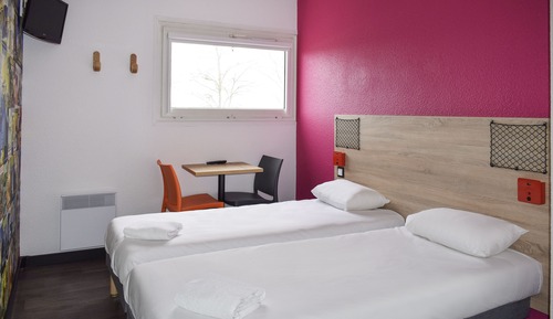 Room, 1 Double Bed (Side Car)