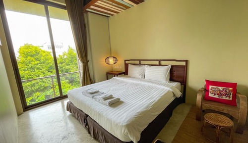 Standard Room, 1 King Bed, Garden View