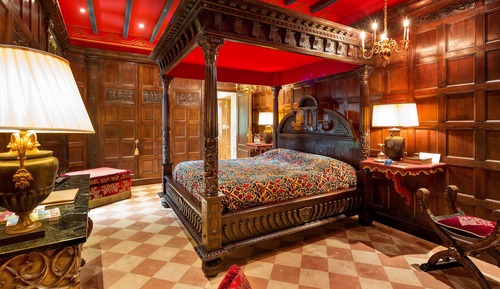 Suite (La Boétie)