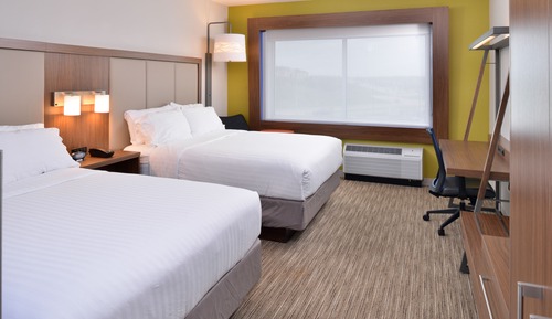 Standard Room, 2 Queen Beds, Roll-in Shower (Mobility)