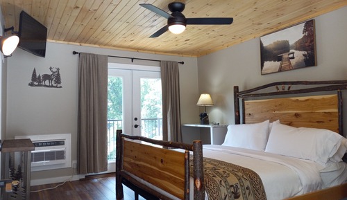 Deluxe Room, 1 King Bed, Accessible, Balcony