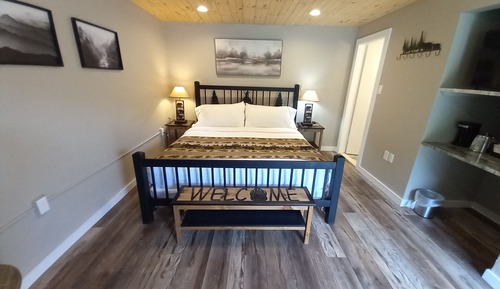 Deluxe Room, 1 King Bed (Room 16)