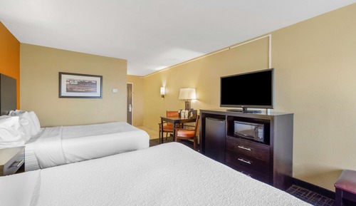 Standard Room, Multiple Beds, Non Smoking, Microwave