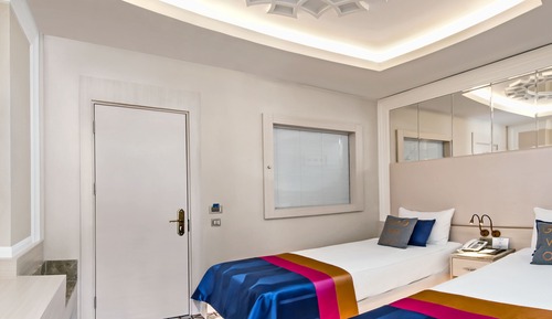 Family Room, 2 Bedrooms