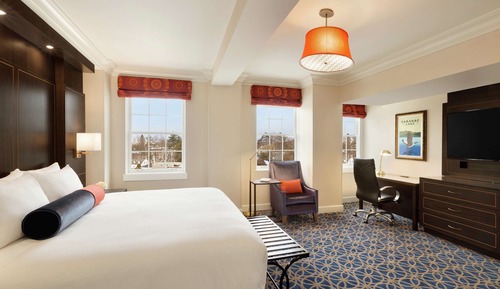 Deluxe Room, 1 King Bed, Accessible, Non Smoking (Mobility & Hearing, Roll-in Shower)