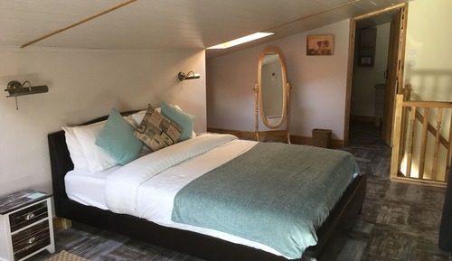 Standard Cottage, Ensuite (The Workshop)