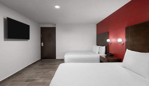Room, 2 Double Beds, Mobility Accessible, Non Smoking (Hearing, Roll-in Shower)