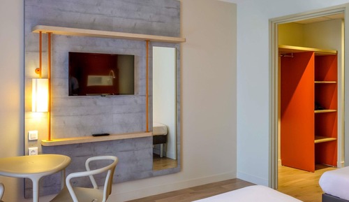 Triple Room, Multiple Beds