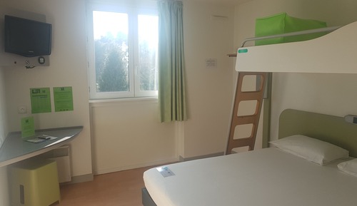 Triple Room, Multiple Beds