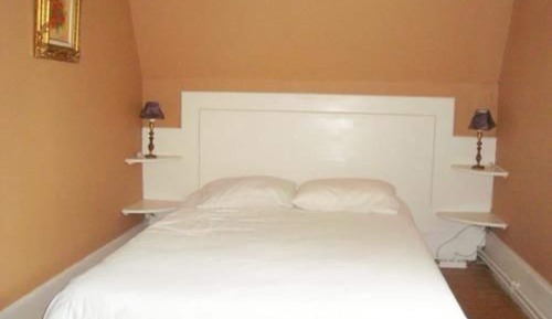 Double Room (Tournesol)