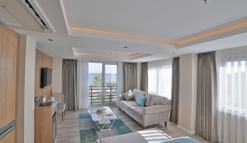 Suite, Sea View, Corner