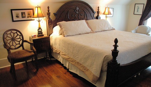 Margaret May Suite, 1 King Bed, Private Bathroom, Upstairs