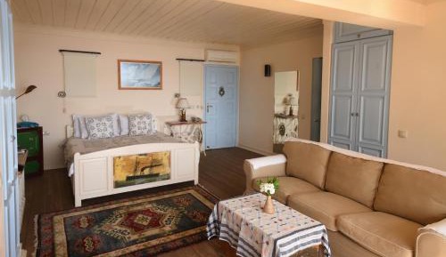 Deluxe Double Room with Balcony and Sea View