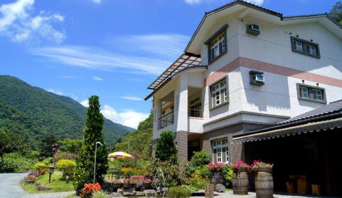 Villa with Garden View