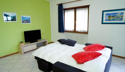 One-Bedroom Apartment - Annex