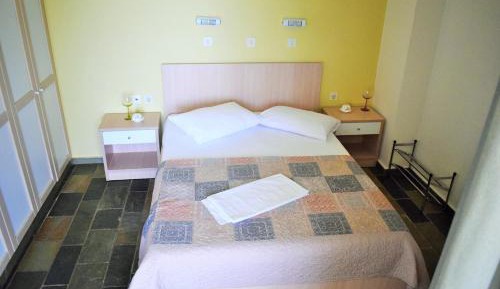 Superior One Bedroom Apartment with Garden View( 5 Adults)