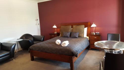 Queen Room with Spa Bath