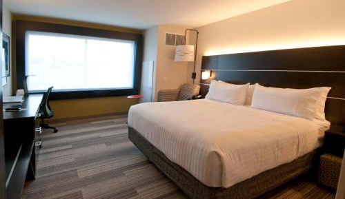 King Room - Hearing Accessible - Non-Smoking