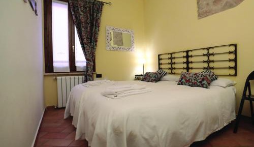 Twin Room with External Private Bathroom
