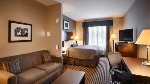 King Suite with Sofa Bed - Non-Smoking