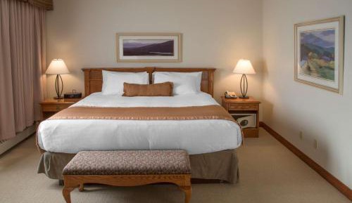 King Suite with Fireplace