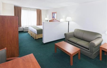 Standard King Room with Mobility Accessible Roll-In Shower