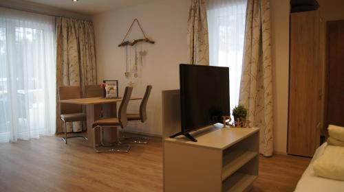 Apartment with Lake View