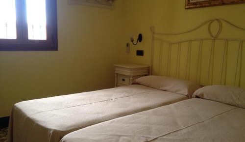 Twin Room - First Floor