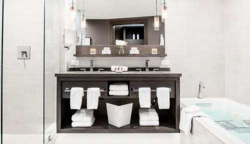 Premium King Room