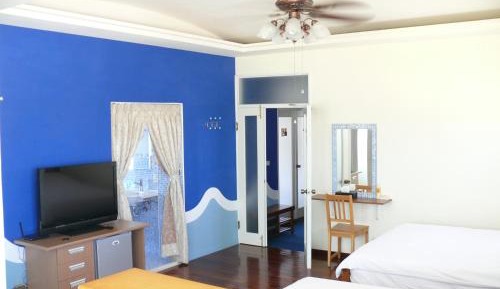 Quadruple Room with Private Bathroom