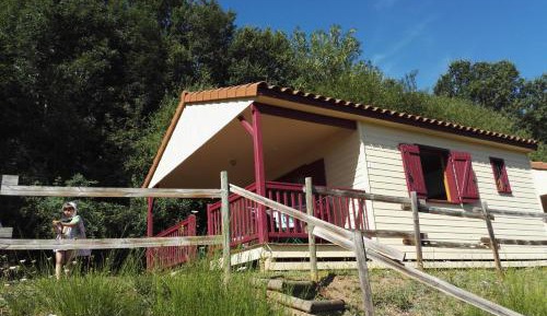 Chalet (4 Adults+ 2 Children )