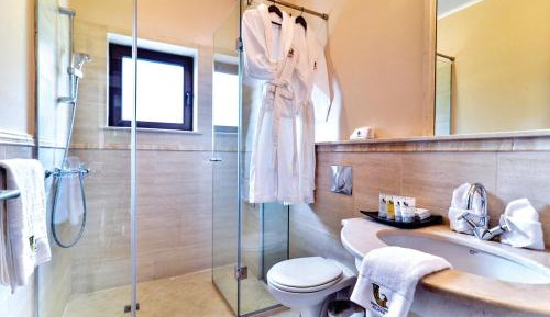 Family Two Bedroom Suite - Hillside