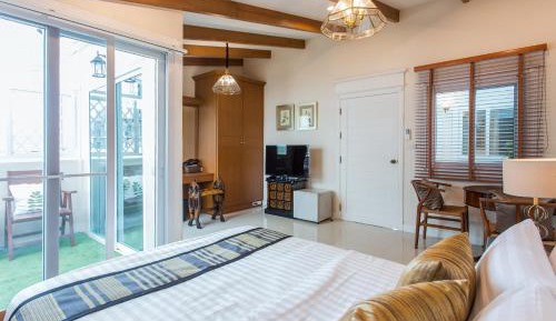 Deluxe Double Room with Balcony