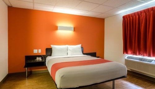 King Room - Disability Access - Non-Smoking