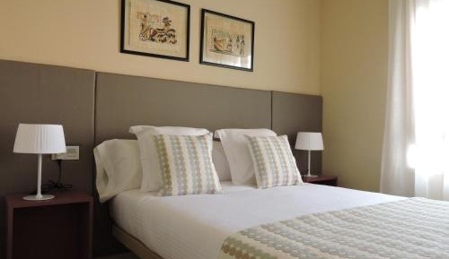 Four-Three or Two Bedroom Apartment with Terrace
