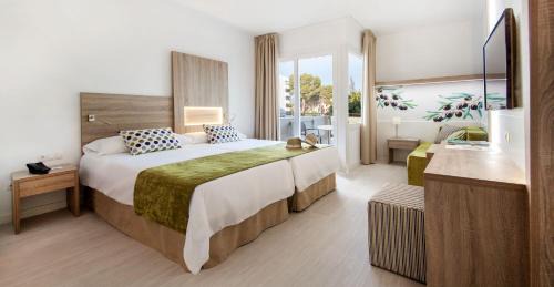 Double Room - Single Use With Balcony (1 Adult)