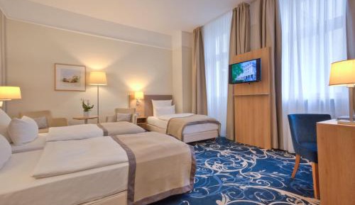 Triple Room with Bathroom