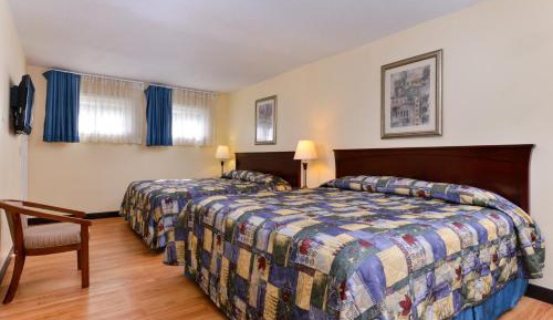 King Suite with Two King Beds and Sofa Bed 