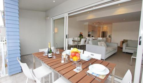 Family Three-Bedroom Apartment