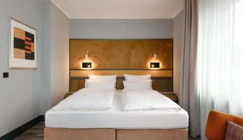 Standard Queen Room