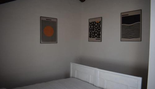 One-Bedroom Apartment with Lake View