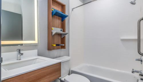 1 Queen Bed, Studio Suite, Non-Smoking 