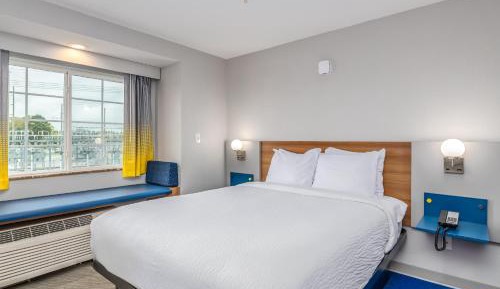 Queen Room - Disability Access - Non-Smoking