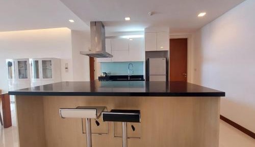 Deluxe Two-Bedroom Apartment with Garden View